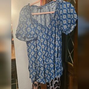 Avenue Blue and White Geometric Blouse